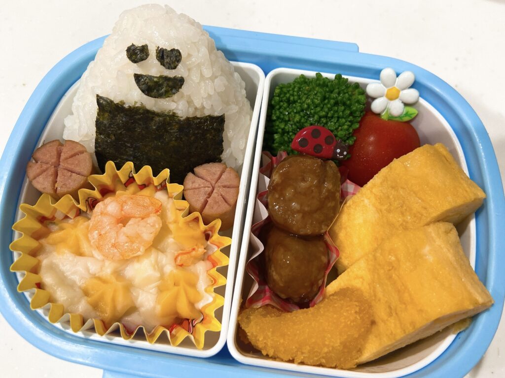 年中男の子のお弁当
卵焼きにミニトマト！